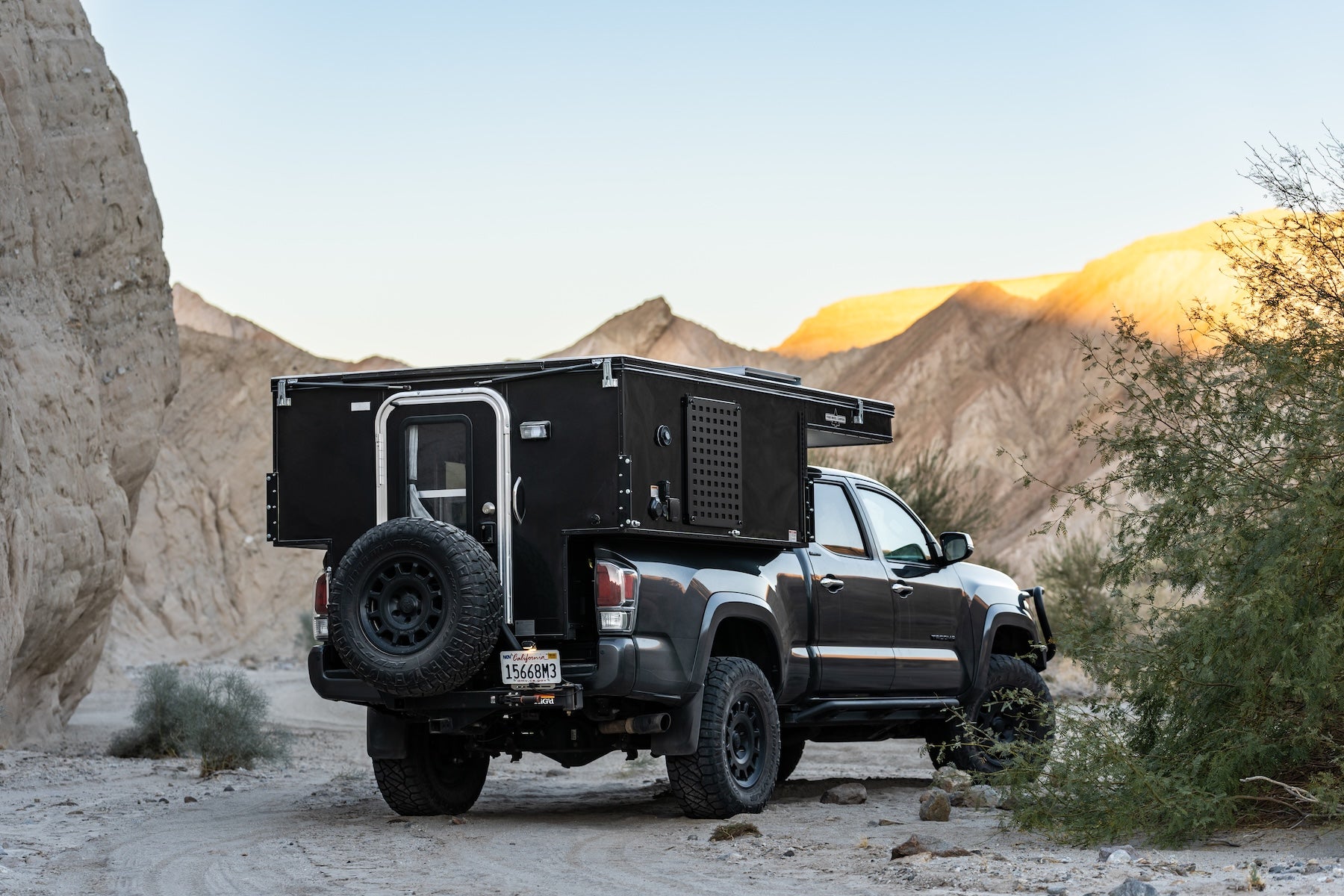 Pickup Truck Truck Camping Heater Truck Camper Pop Up Small Camper - Main Image