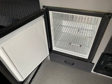 Load image into Gallery viewer, Customer Classified: 2017 RAM 2500 + 2018 HAWK Series Flatbed Four Wheel Camper Combo