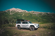 Load image into Gallery viewer, Eezi-Awn Sabre Hard Shell Roof Top Tent