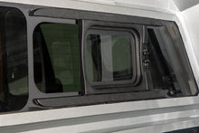 Load image into Gallery viewer, SmartCap EVOa Adventure for 2005-2015 Toyota Tacoma 5' Short Bed