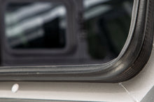 Load image into Gallery viewer, SmartCap EVOa Adventure for 2005-2015 Toyota Tacoma 5' Short Bed