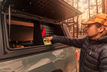 Load image into Gallery viewer, SmartCap EVO Series Half-Bin for Jeep Gladiator with 5' Bed