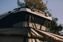 Load image into Gallery viewer, James Baroud Grand Raid Hard Shell Roof Top Tent