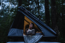 Load image into Gallery viewer, James Baroud Discovery Hard Shell Roof Top Tent