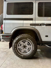 Load image into Gallery viewer, Owl Mojo Wheels for 2023+ Ineos Grenadier