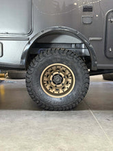 Load image into Gallery viewer, Owl Talon Super Single Wheel Set for 2007+ Mercedes Sprinter Van 3500 / Sprinter Dually / Winnebago Ekko