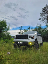 Load image into Gallery viewer, TYRI Off-Road Lighting 1010 Series 4600 eLumen Spotlight