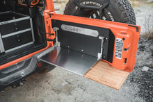 Load image into Gallery viewer, Goose Gear Tail Gate Table - 2018+ Jeep Wrangler JL/JLU