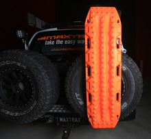 Load image into Gallery viewer, MaxTrax_RearWheelHarness_Mounted