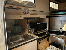 Load image into Gallery viewer, Customer Classified: Used 2021 Hawk Shell Four Wheel Camper
