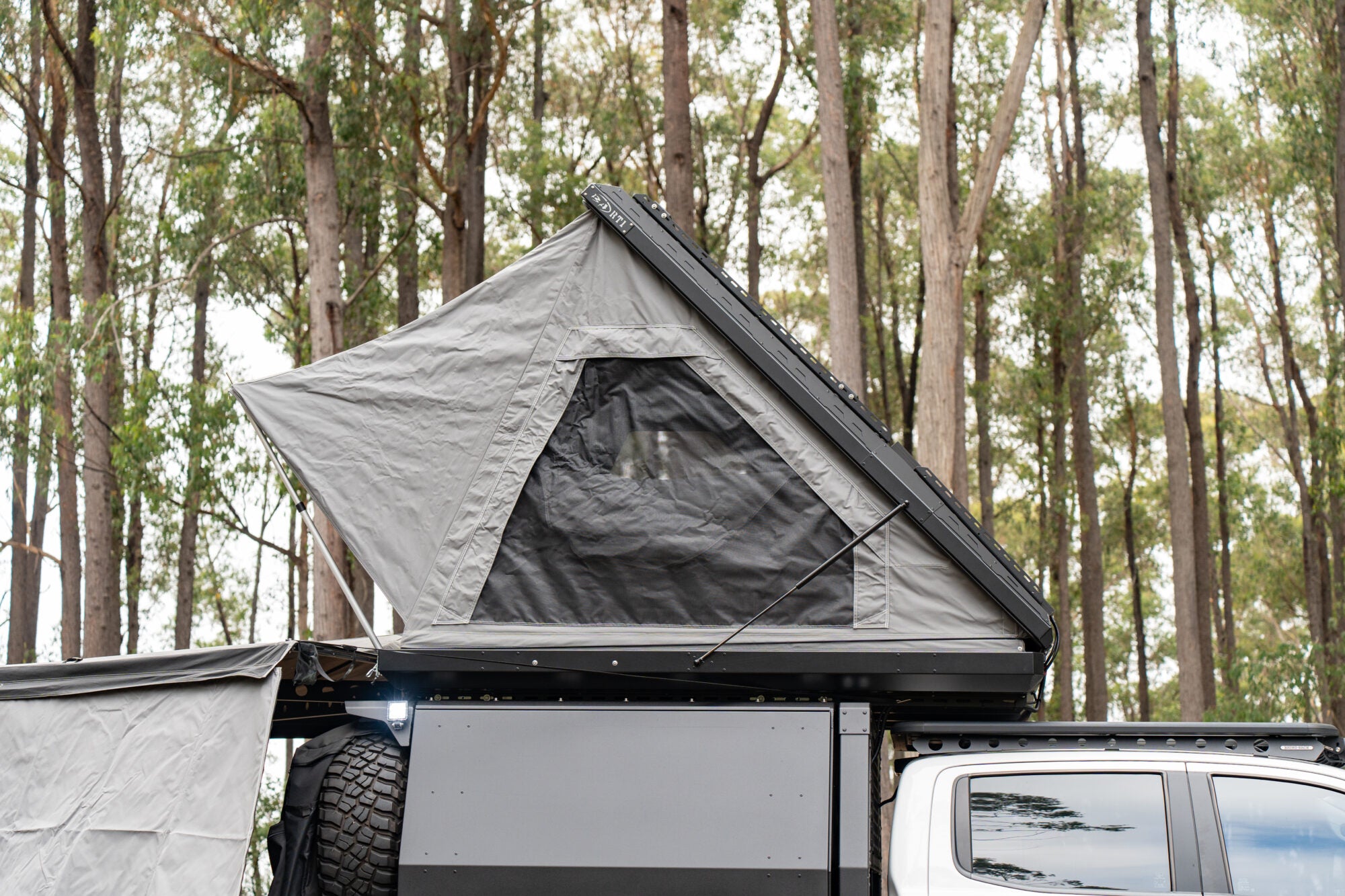 camp boss roof top tent RT1 Overlander Rooftop Gartengeräte the package will be Color:black reflective Gears of War 4