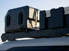 Load image into Gallery viewer, Front Runner Pro Series 42 Liter Water Tank With Mounting System
