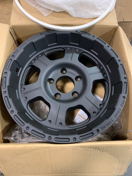 バンボラ Pro Comp Series 7089 Flat Black 17x8 5x5 ET 0 (Single Wheel